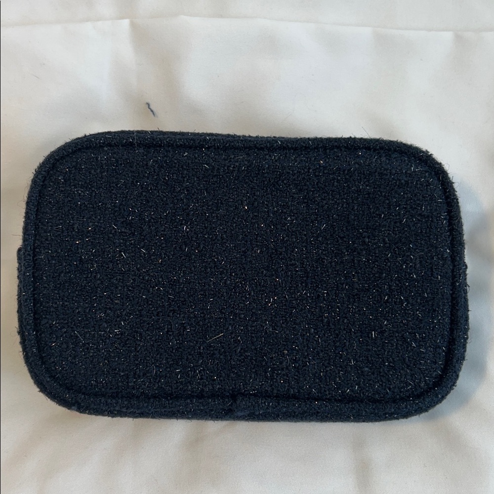 Chanel Beauté Navy Blue Tweed Cosmetic Pouch - Gold VIP Gift NEW in Box - Picture 3 of 10